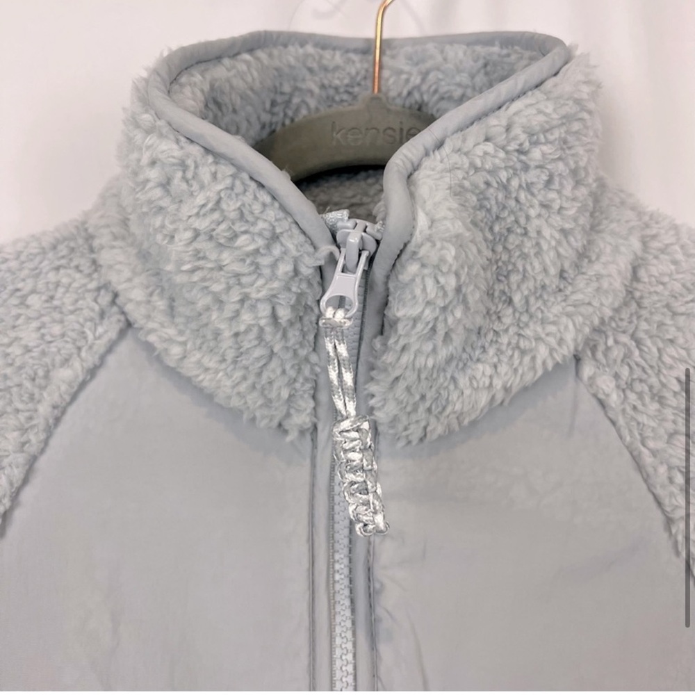 URBAN OUTFITTERS chuck fleece zip up - Picture 6 of 9